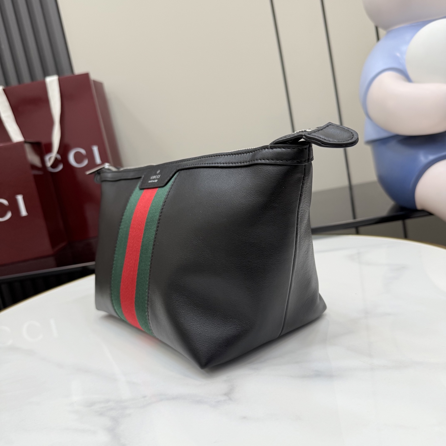 GUCCI 구찌 Generation 제너레이션 GG 소프트 레더 파우치 가방