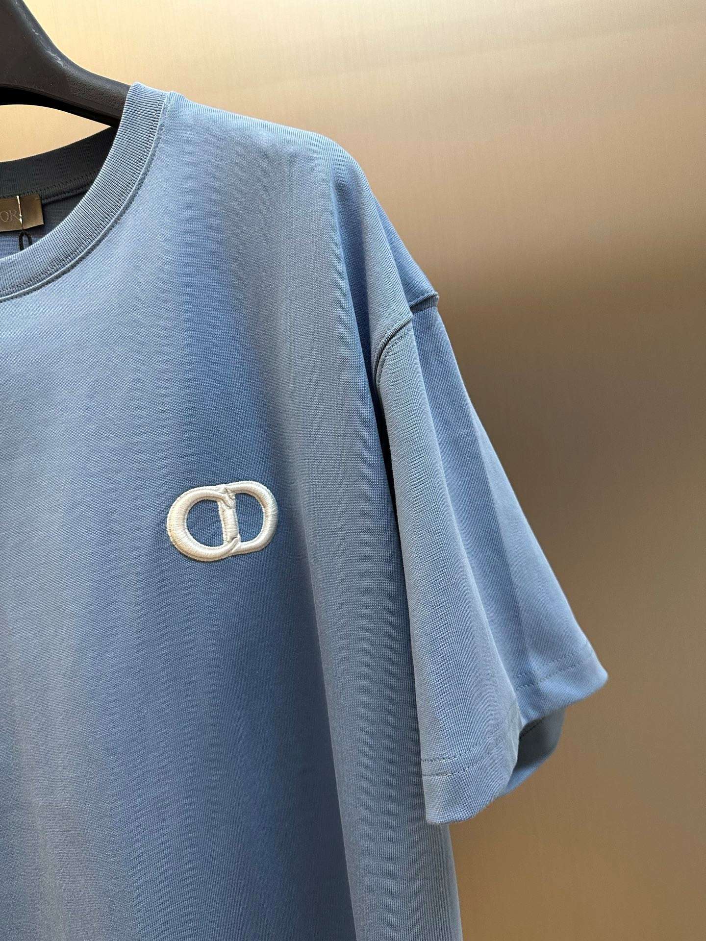 디올(DIOR) 톤온톤 자수 반팔 티셔츠 상의 의류