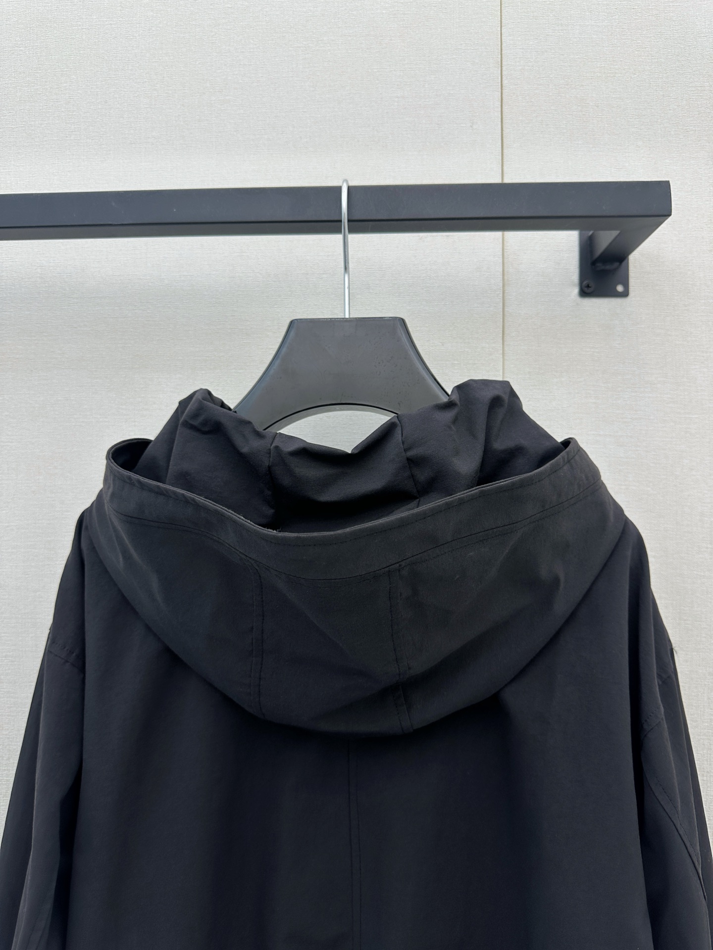 셀린느(CELINE) 후드 로고 패치 크롭 윈드브레이커 재킷 의류