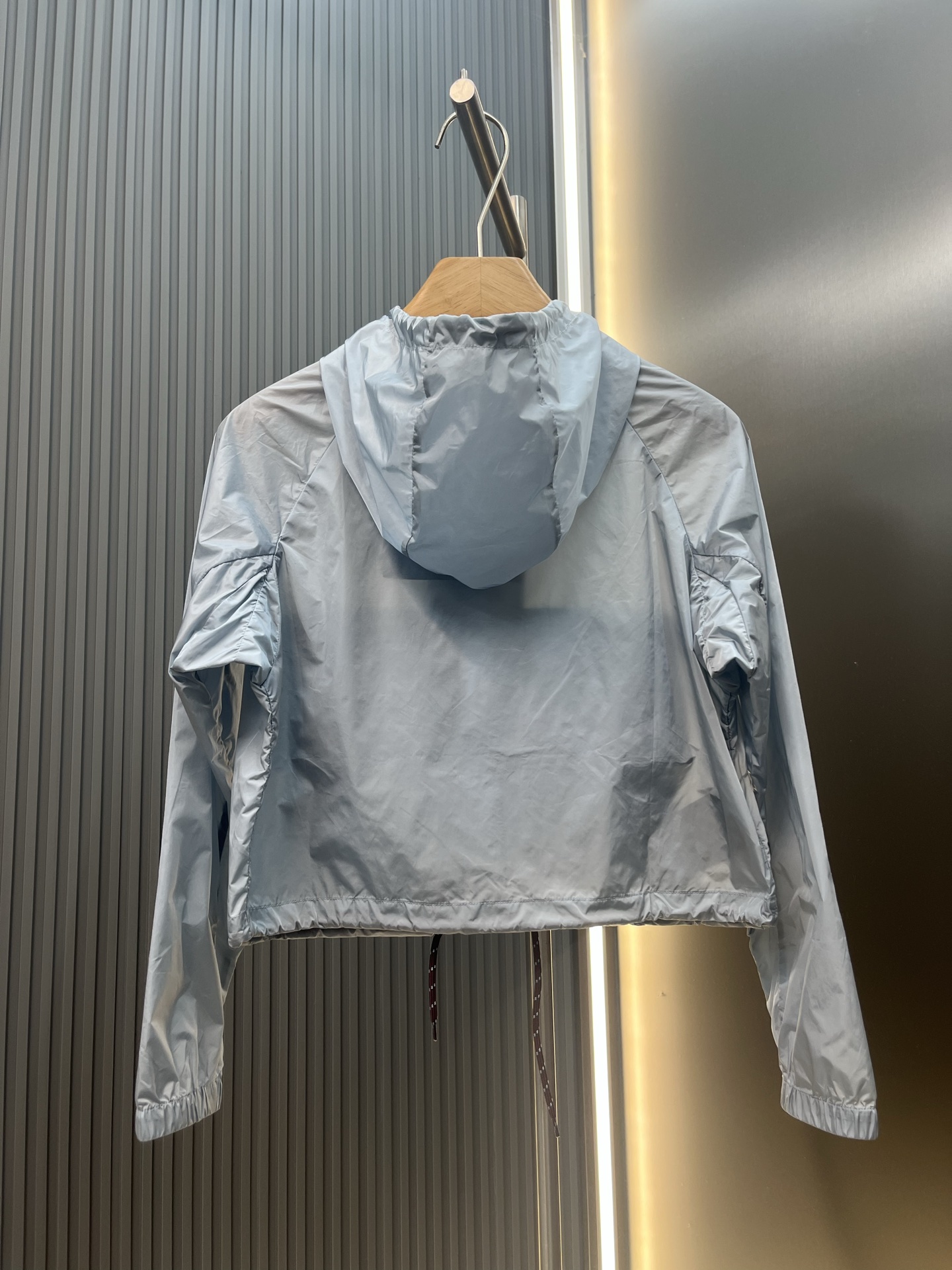 프라다(PRADA) 로고 후드 나일론 재킷 상의 의류