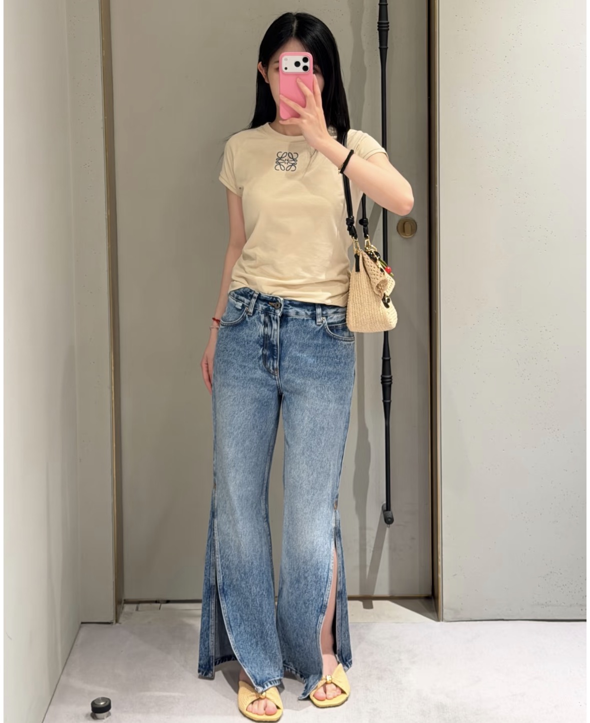 로에베(LOEWE) 자수 로고 반팔 티셔츠 상의 의류