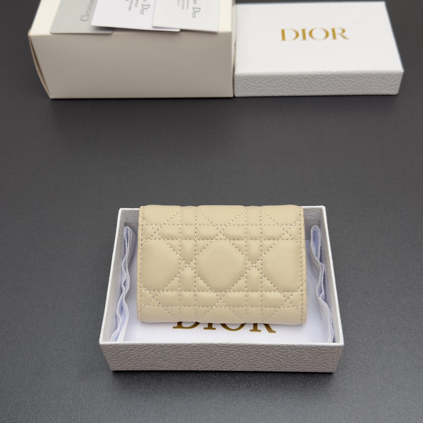 [Dior] 디올 Lady Freesia 레이디 프리지아 까나쥬 램스킨 지퍼 미니 지갑 / S2607