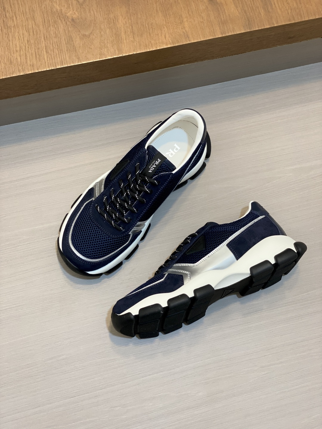 [Prada] 프라다 프리미엄 스웨이드 & 캔버스 콤비 스니커즈 신발