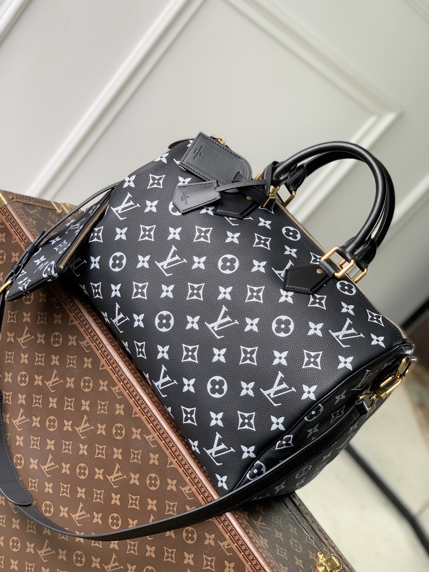 LOUIS VUITTON LV M24417 루이비통 스피디 P9 반둘리에 40 모노그램 레더 핸드백 가방