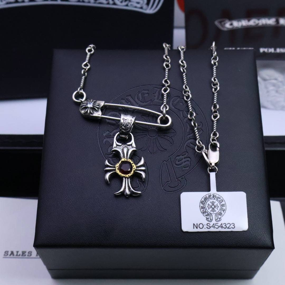 크롬하츠(CHROME HEARTS) 크로스 브로치 체인 악세사리