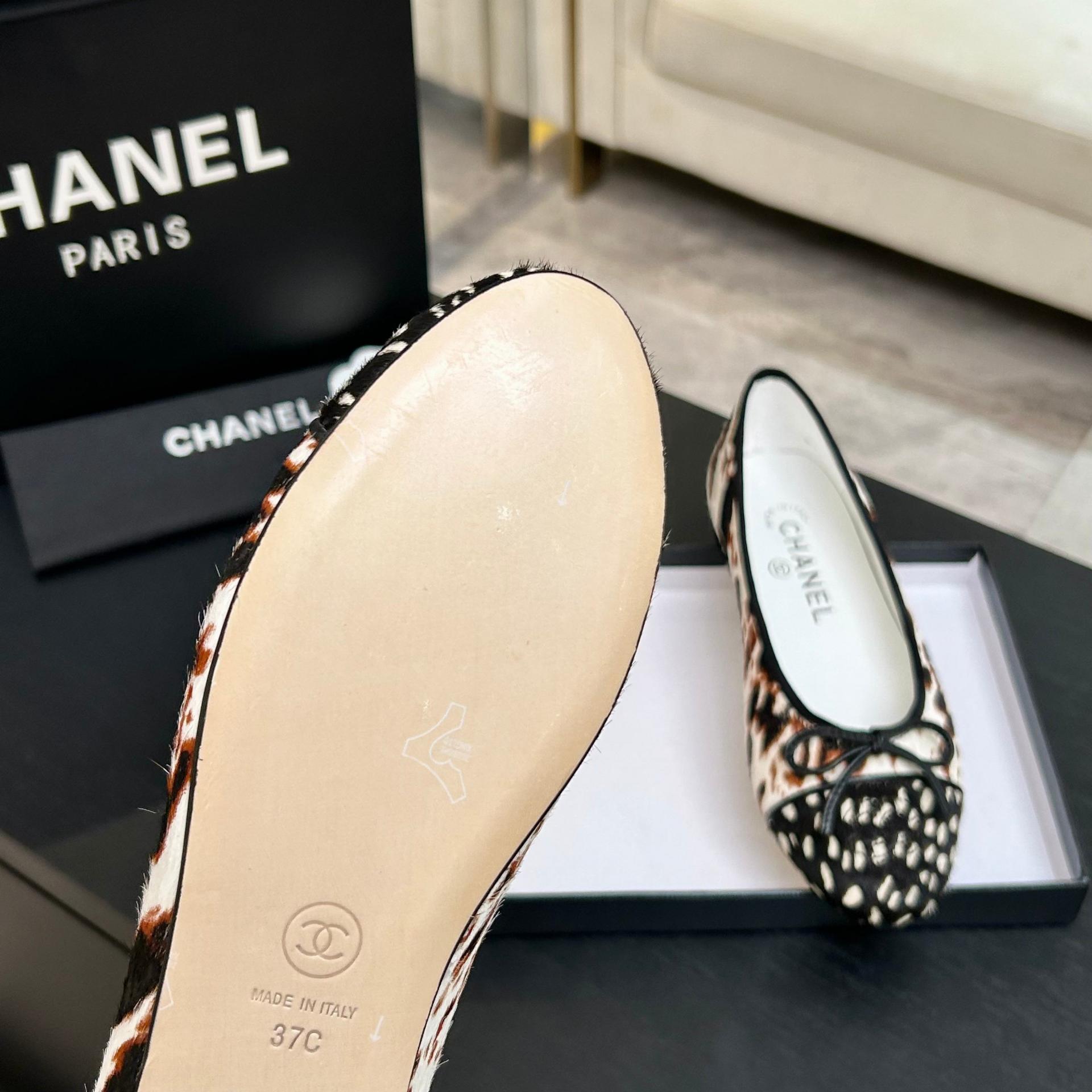 샤넬(CHANEL) 리본 배색 발레리나 플랫슈즈 신발