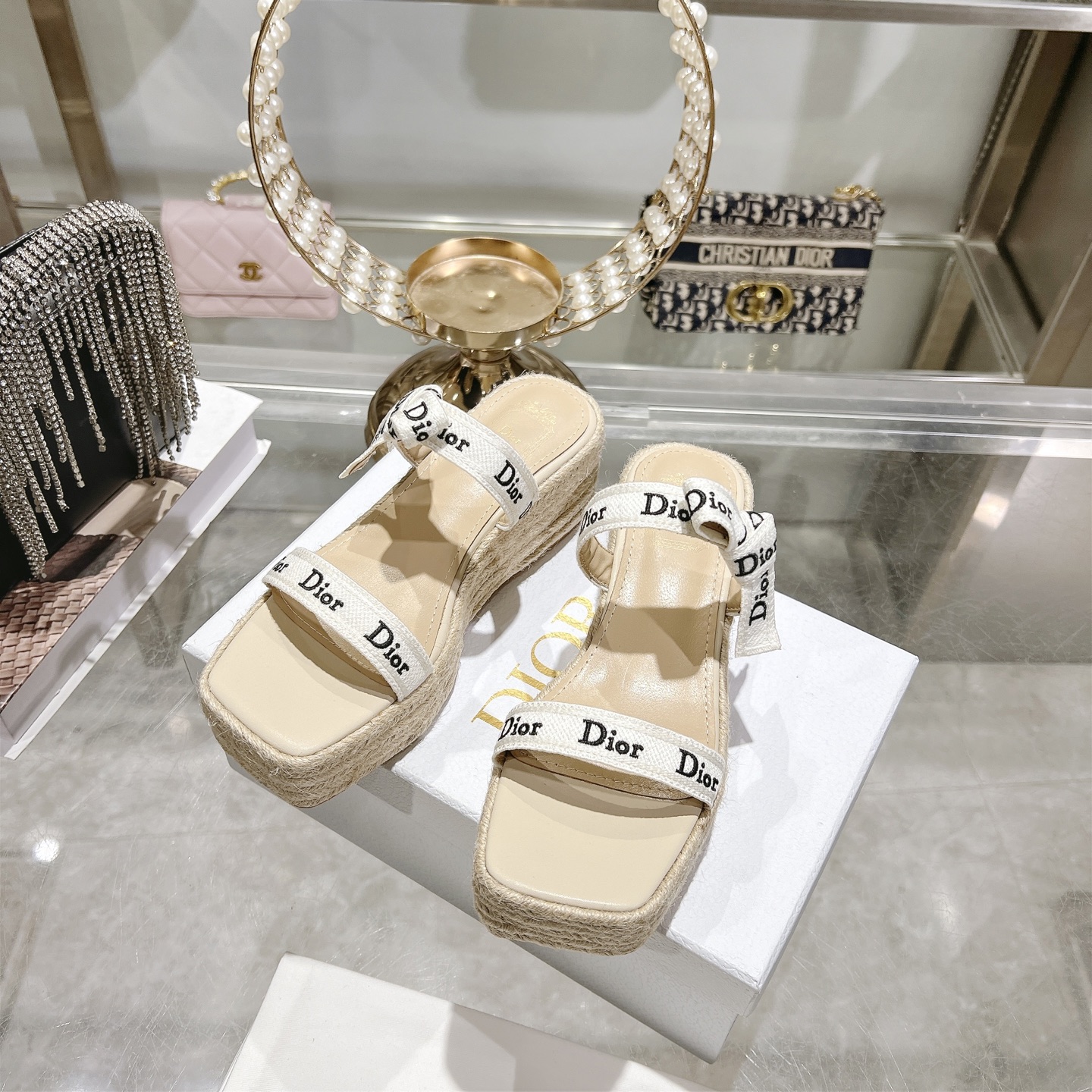 디올(DIOR) 로고 리본 더블 스트랩 플랫폼 슬리퍼 신발