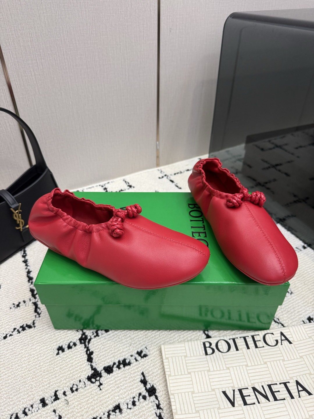 보테가 베네타(BOTTEGA VENETA) 인트레치아토 발레리나 플랫 신발