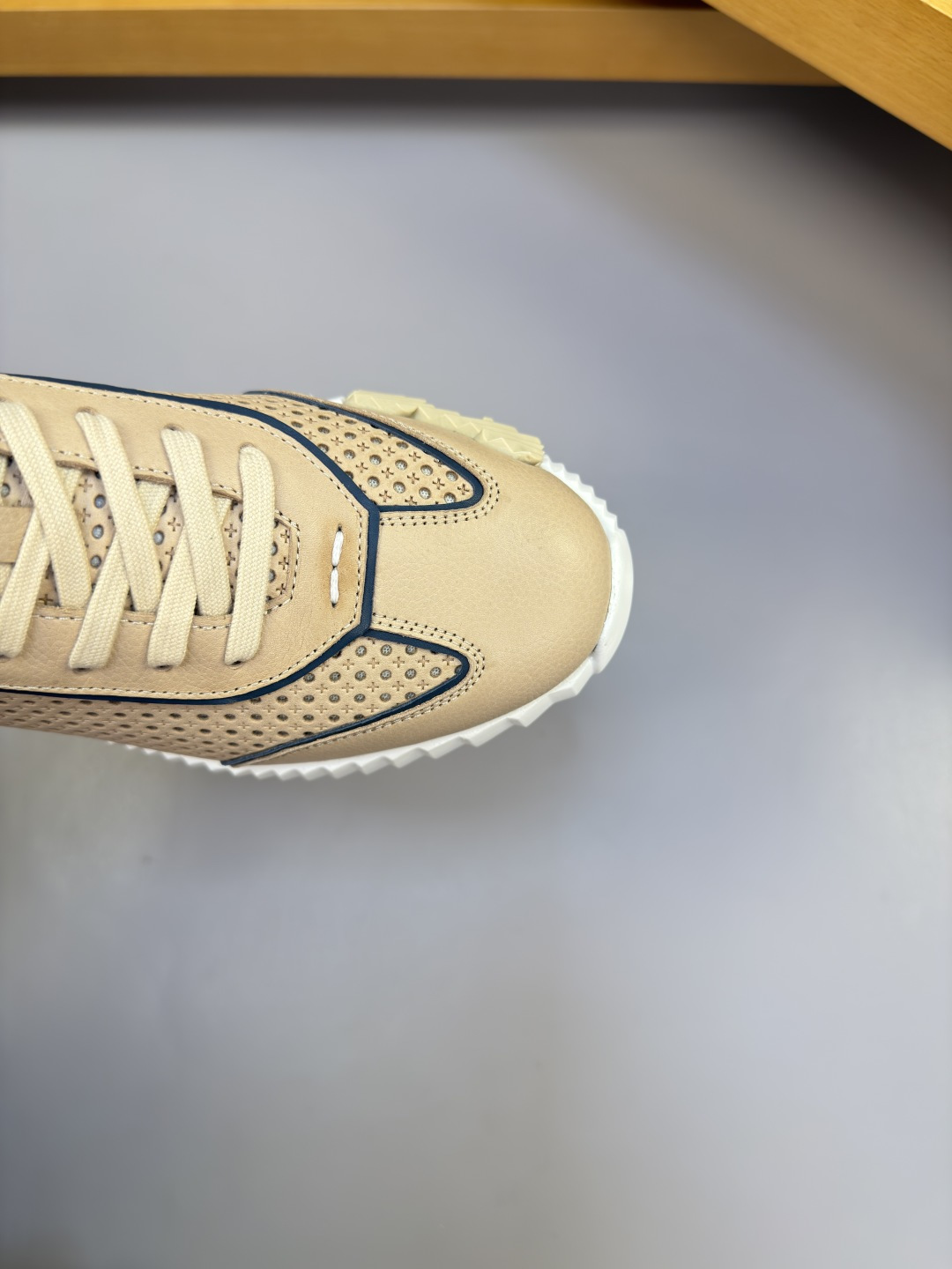 [Hermes] 에르메스 나파 다이아몬드 퍼포레이티드 & 스웨이드 콤비 스니커즈 신발