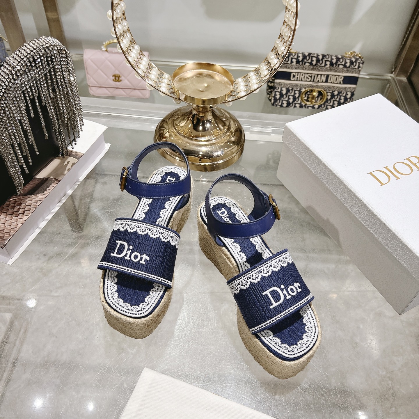 디올(DIOR) Dway 로고 자수 에스파드류 웨지 샌들 신발