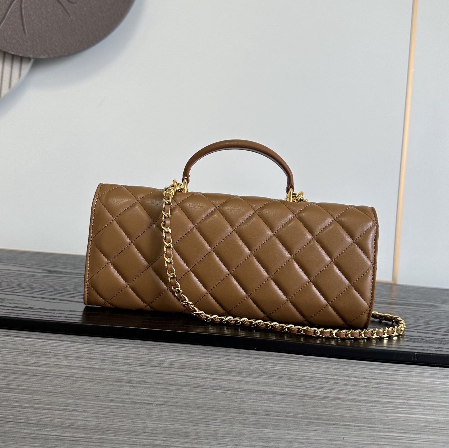 CHANEL 샤넬 26A 시리즈 탑핸들 체인 플랩 백 가방