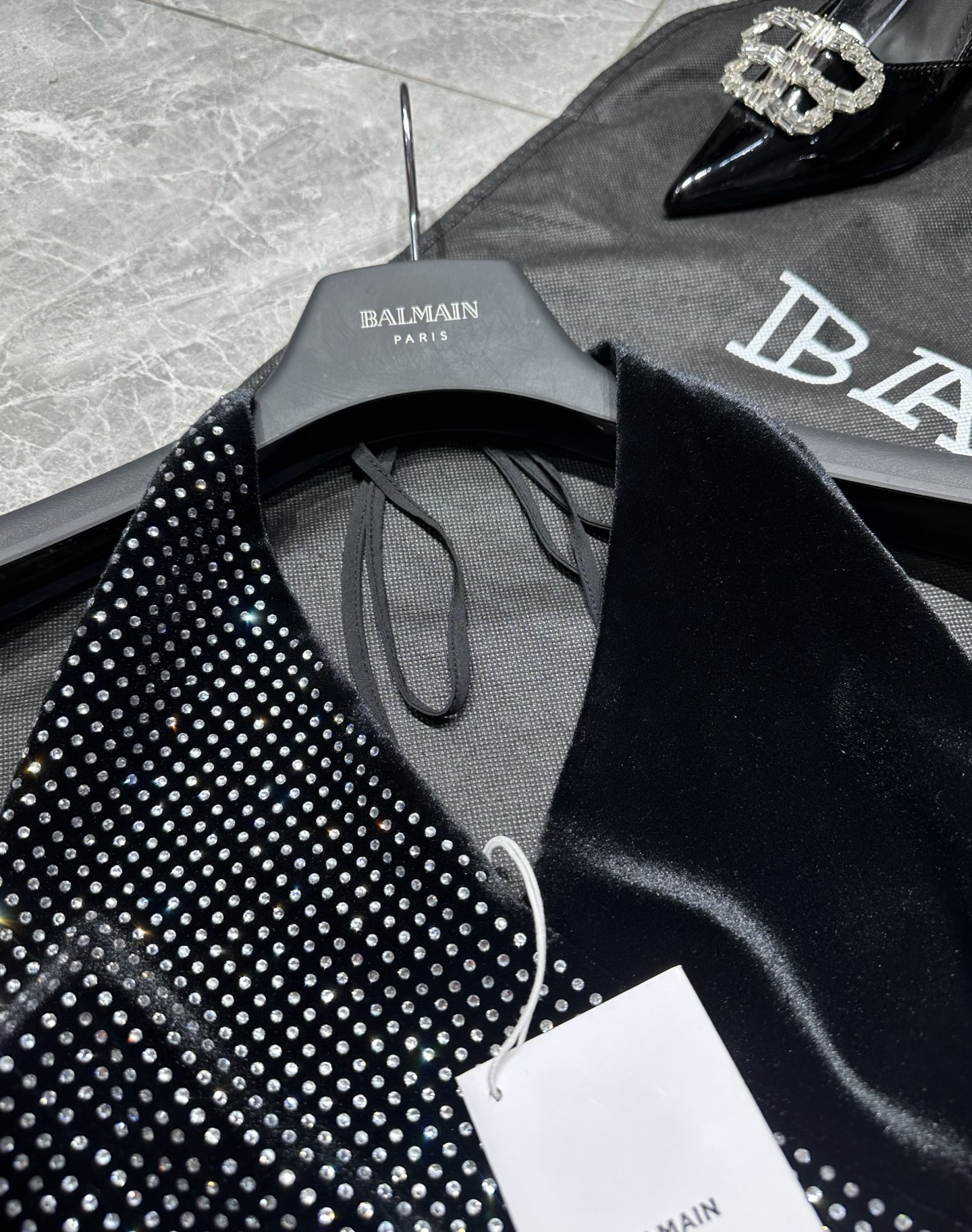 [Balmain] 발망 홀터넥 크리스탈 벨벳 베스트 탑 (블랙) 의류
