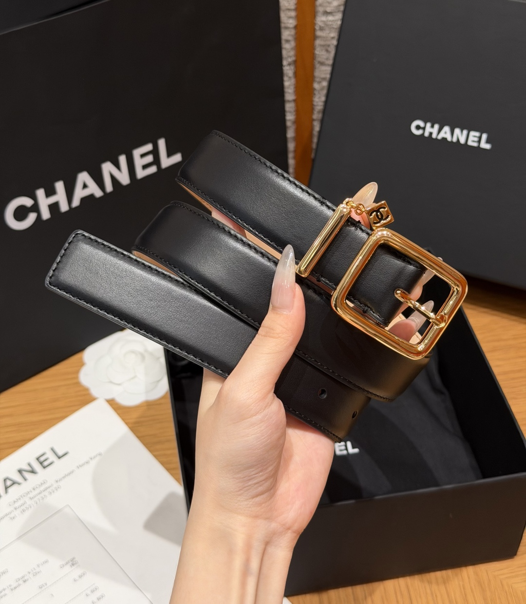 샤넬(CHANEL) 카프스킨 브라스 핀 골드 버클 벨트