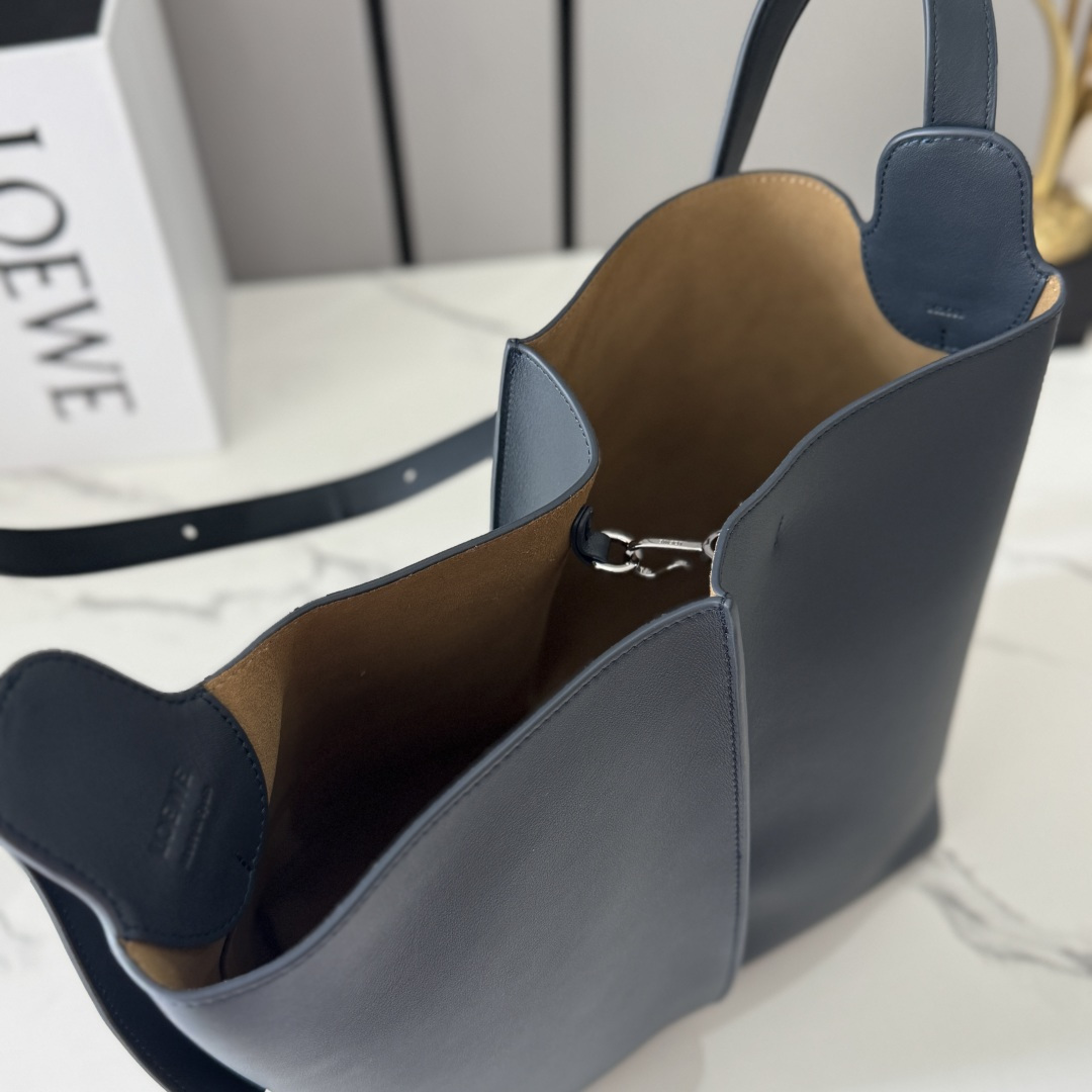 LOEWE 로에베 미디움 스무스 Bilbao 빌바오 트라페즈 버킷 백 가방