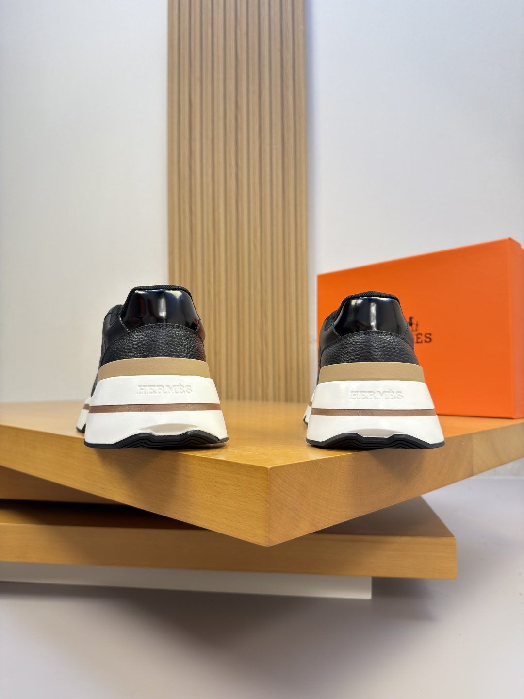 [Hermes] 에르메스 프리미엄 슈링크 & 나파 콤비 스니커즈 신발
