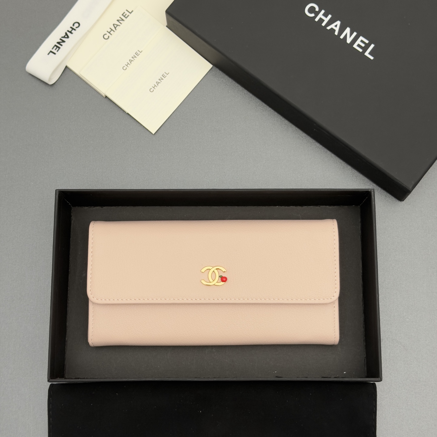 [Chanel] 샤넬 메탈 로고 플랩 롱 월렛 장지갑