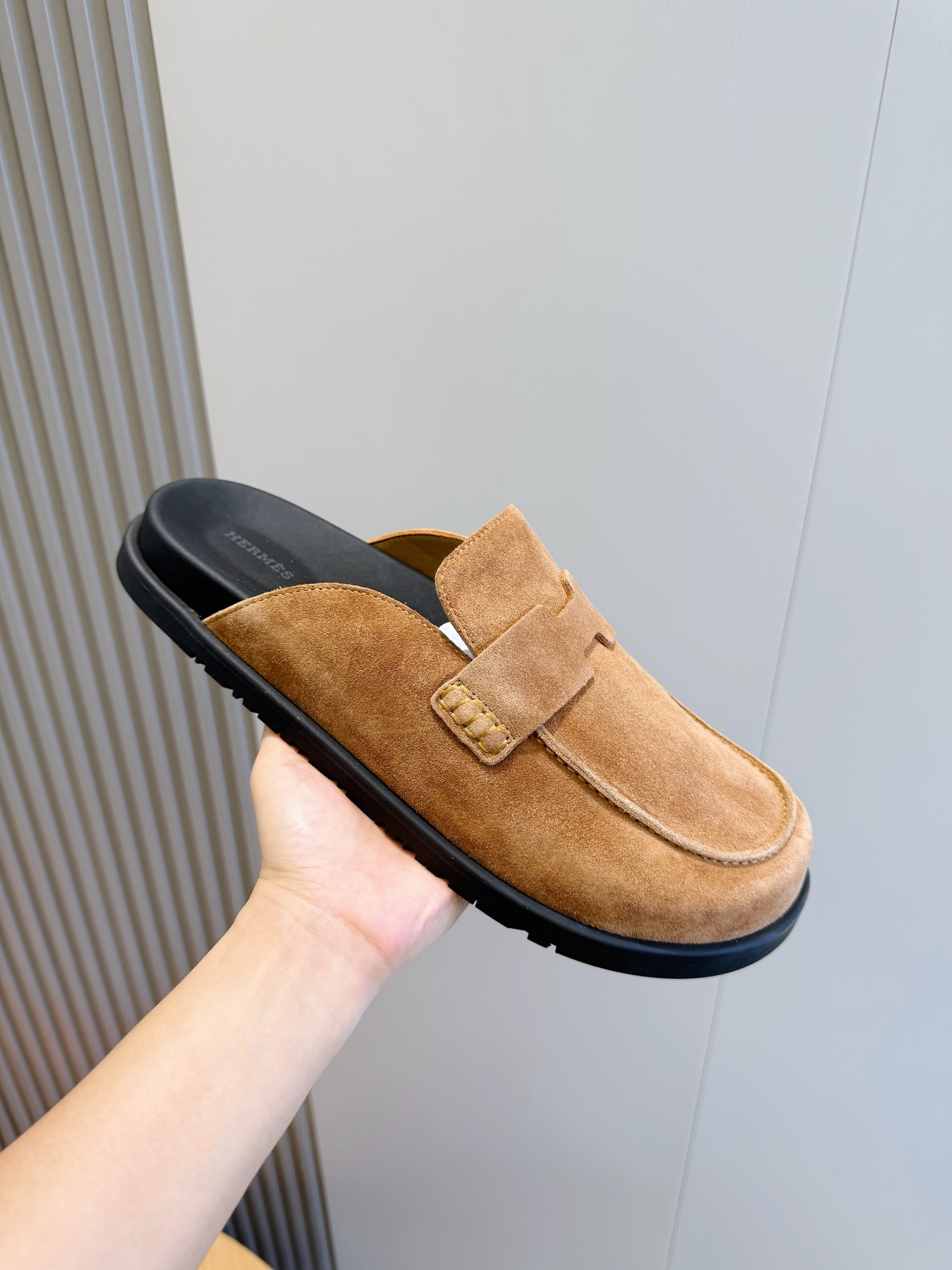 Hermes 에르메스 H 로고 스웨이드 뮬 슬리퍼 신발