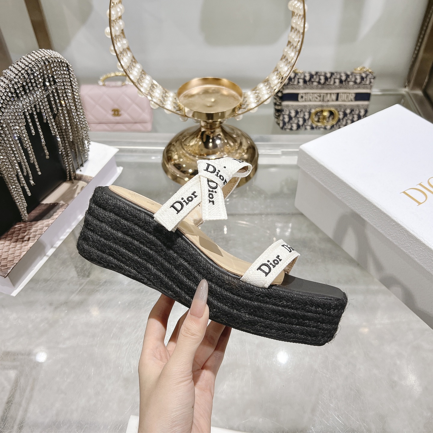 디올(DIOR) 로고 리본 더블 스트랩 플랫폼 슬리퍼 신발