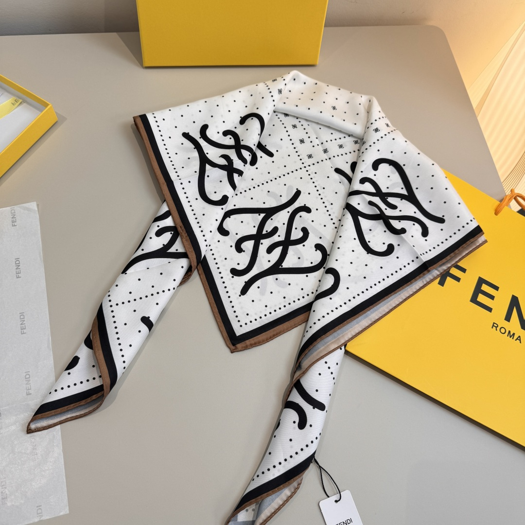펜디(FENDI) FF 도트 실크 목도리 스카프