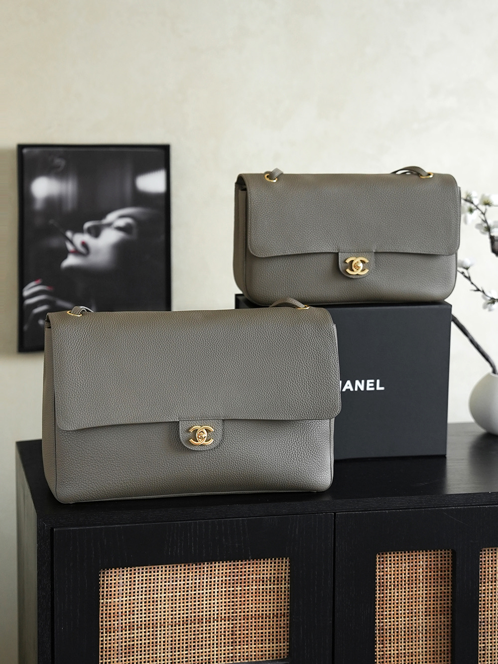 [CHANEL] 샤넬 26S 라지 플랩 백 가방 AS6231
