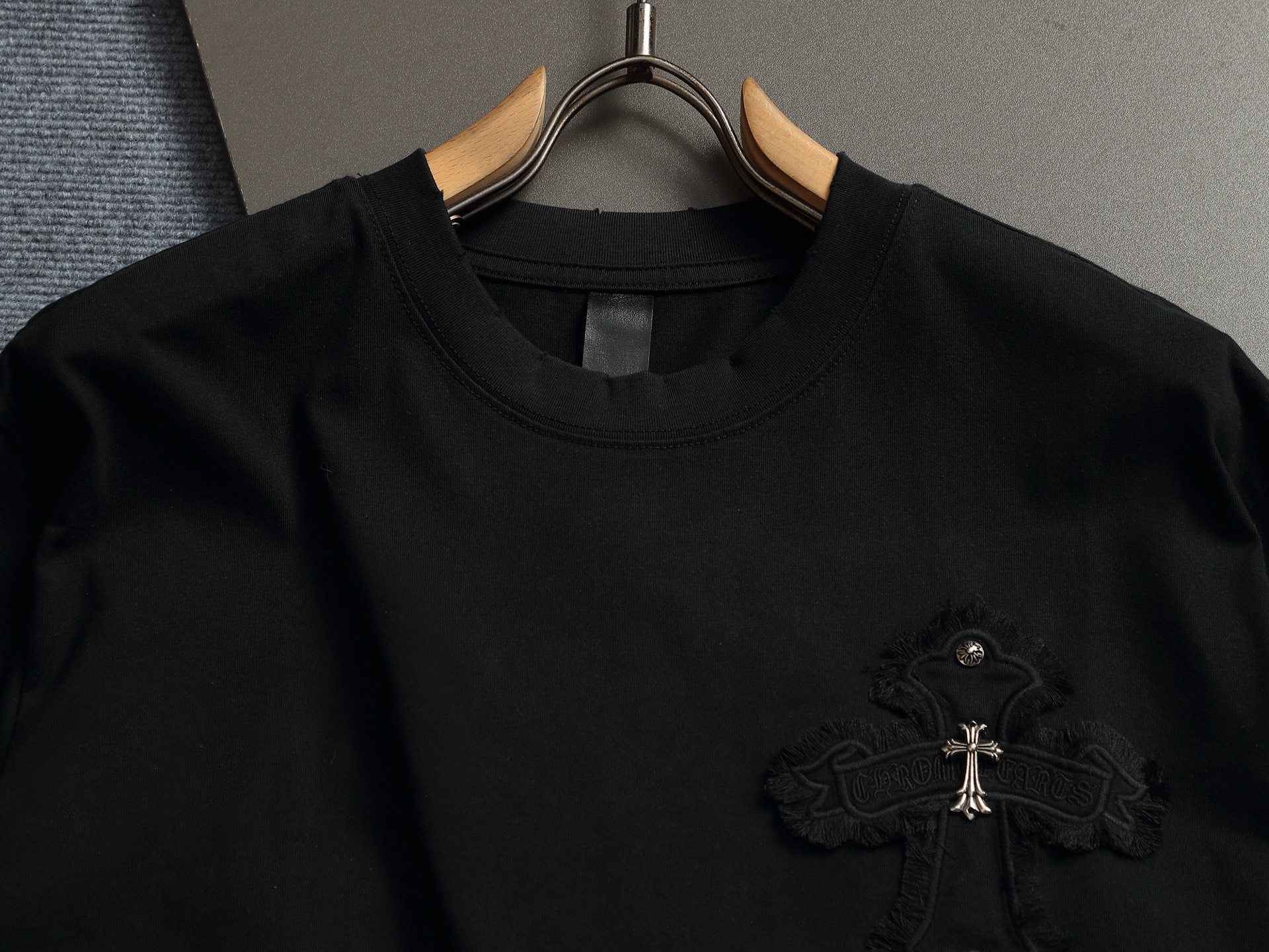크롬하츠(CHROME HEARTS) 크로스 패치 자수 반팔 티셔츠 상의 의류