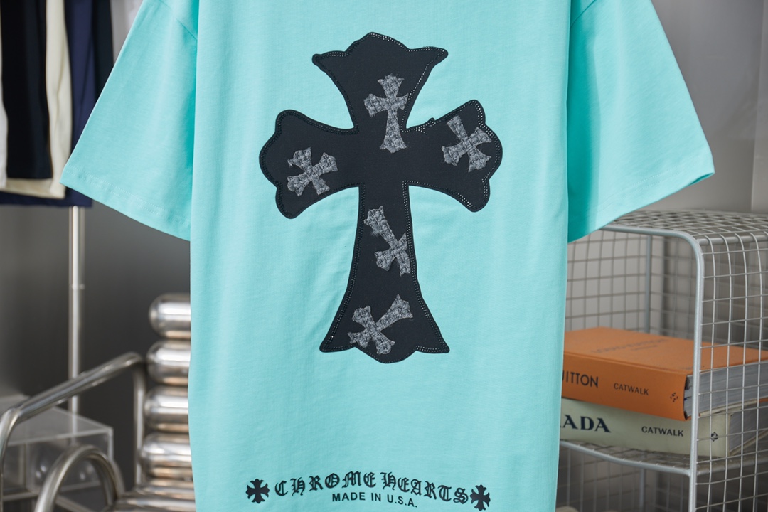 크롬하츠(CHROME HEARTS) 크로스 패치 반팔 티셔츠 상의 의류