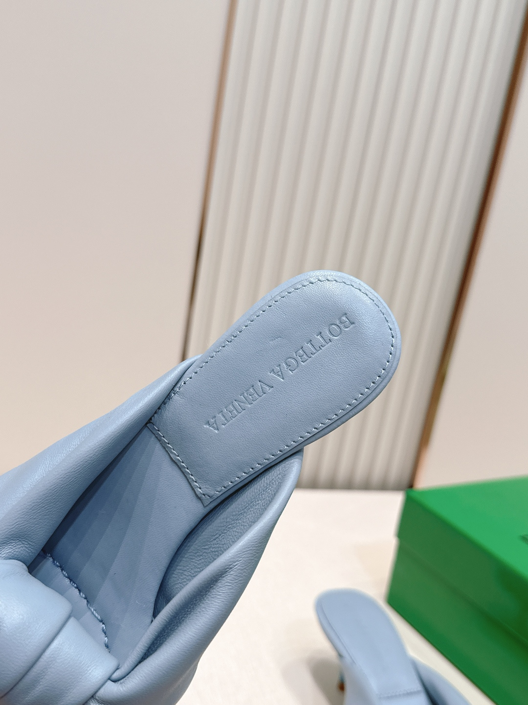 보테가 베네타(BOTTEGA VENETA) 체리 트위스트 뮬 힐 신발