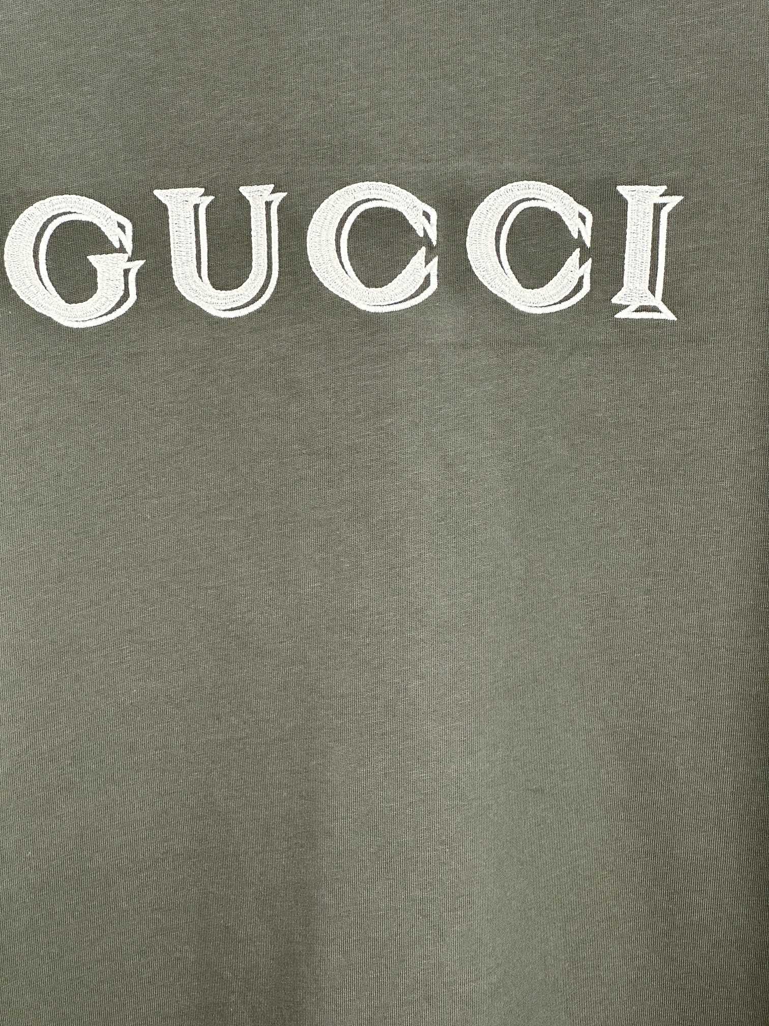 구찌(GUCCI) 클래식 레터링 자수 반팔 티셔츠 의류