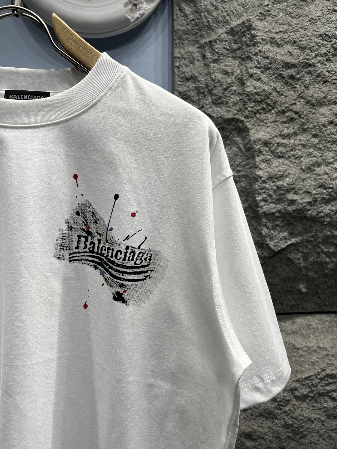 발렌시아가(BALENCIAGA) 그래피티 레터링 반팔 티셔츠 상의 의류