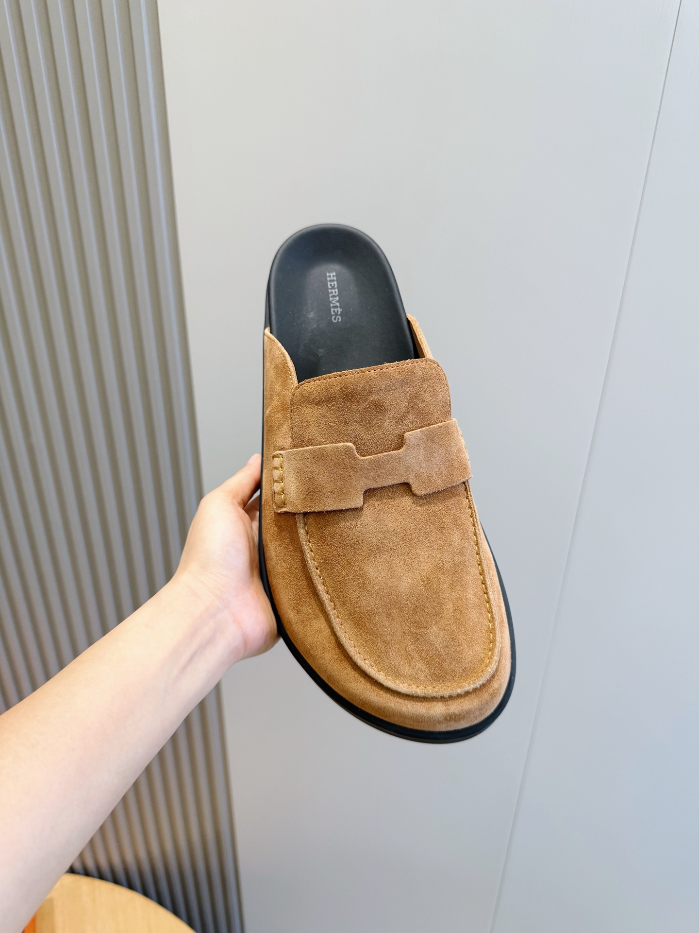 Hermes 에르메스 H 로고 스웨이드 뮬 슬리퍼 신발