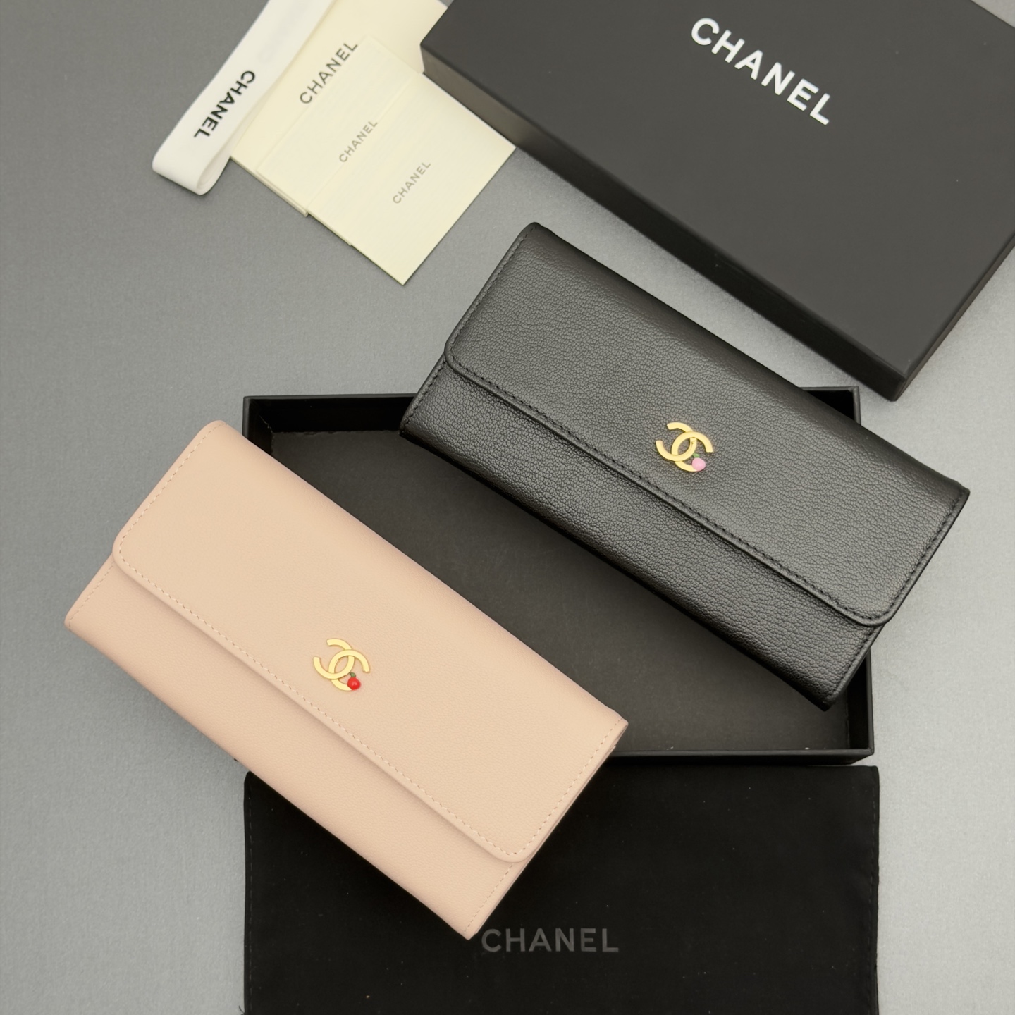 [Chanel] 샤넬 메탈 로고 플랩 롱 월렛 장지갑