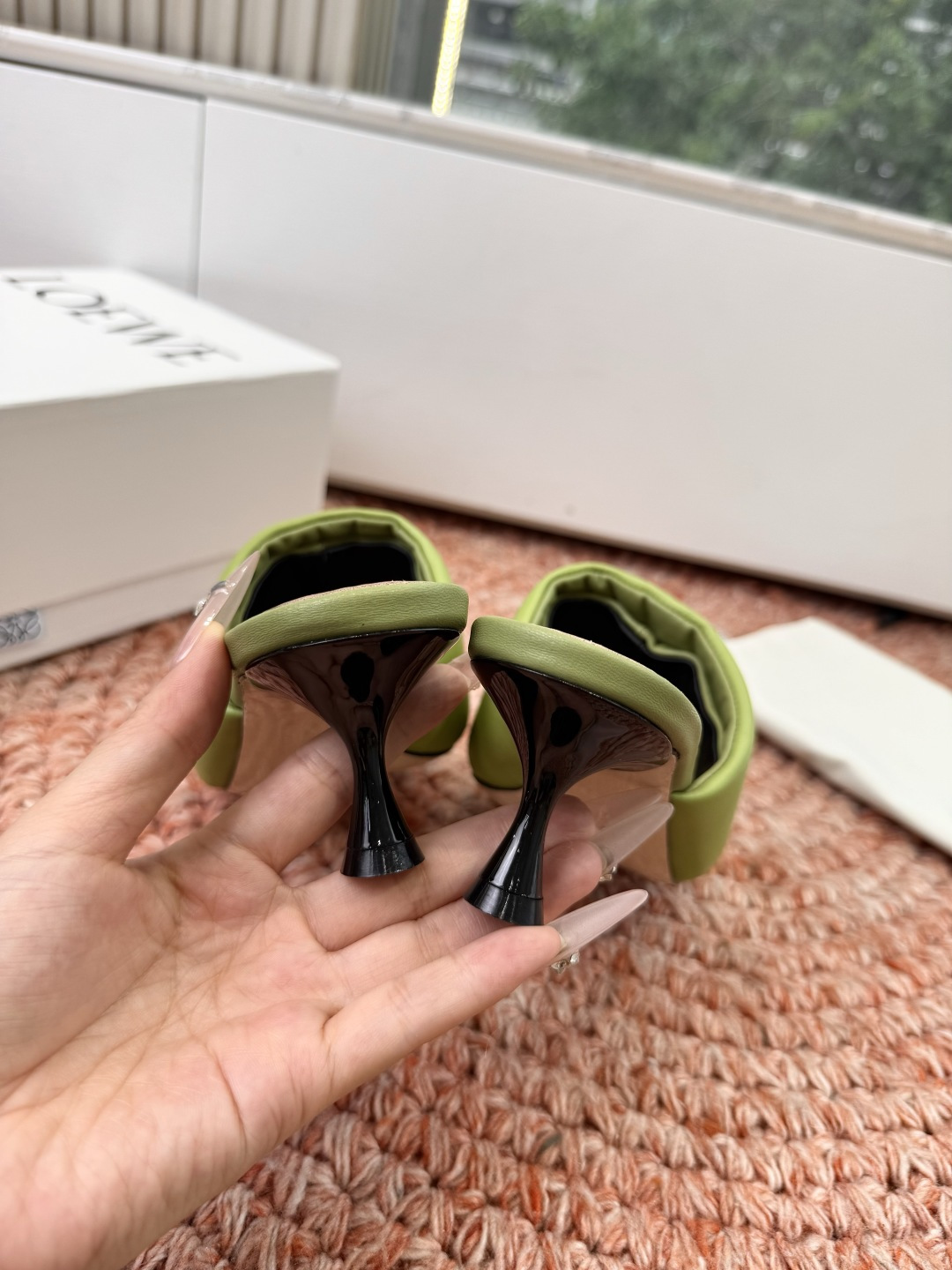로에베(LOEWE) 아나그램 페블 슬리퍼 샌들 신발