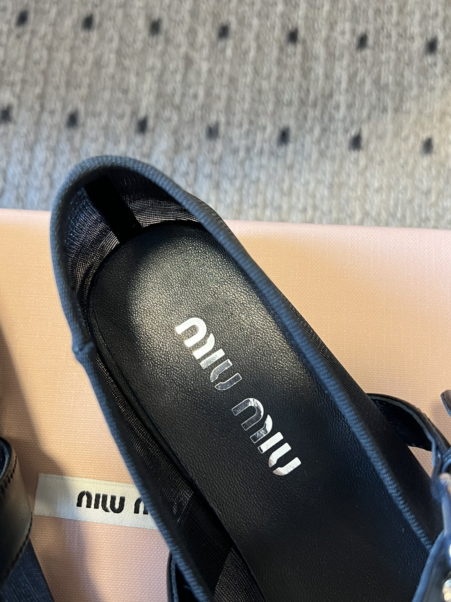 미우미우(MIU MIU) 패브릭 메리제인 플랫슈즈 신발