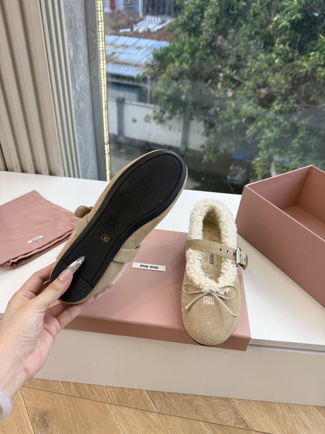 미우미우(MIU MIU) 털신 메리제인 발레 플랫 신발