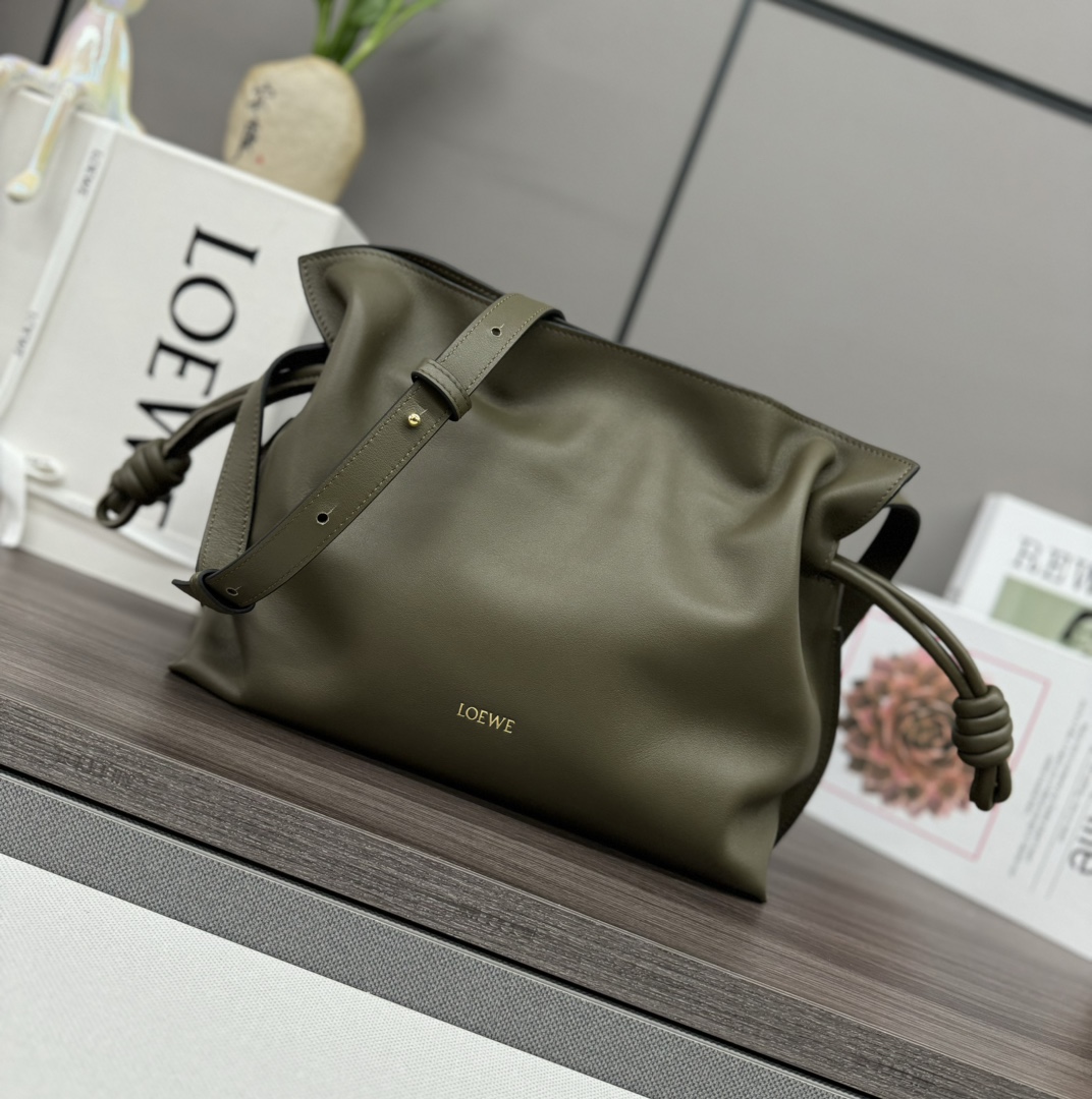 LOEWE 로에베 Flamenco 플라멩코 나파 카프스킨 숄더/클러치백 (미디엄) 가방 / 262386