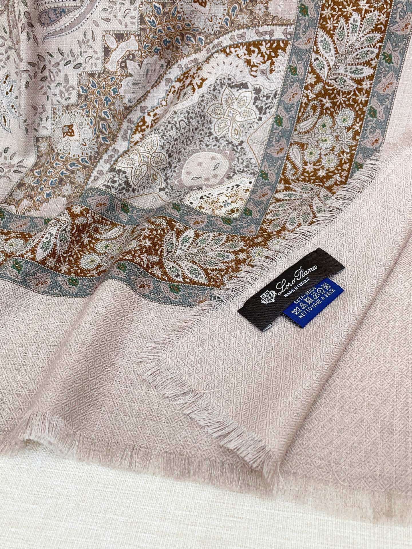 로로피아나(LORO PIANA) 캐시미어 실크 프린지 목도리 스카프