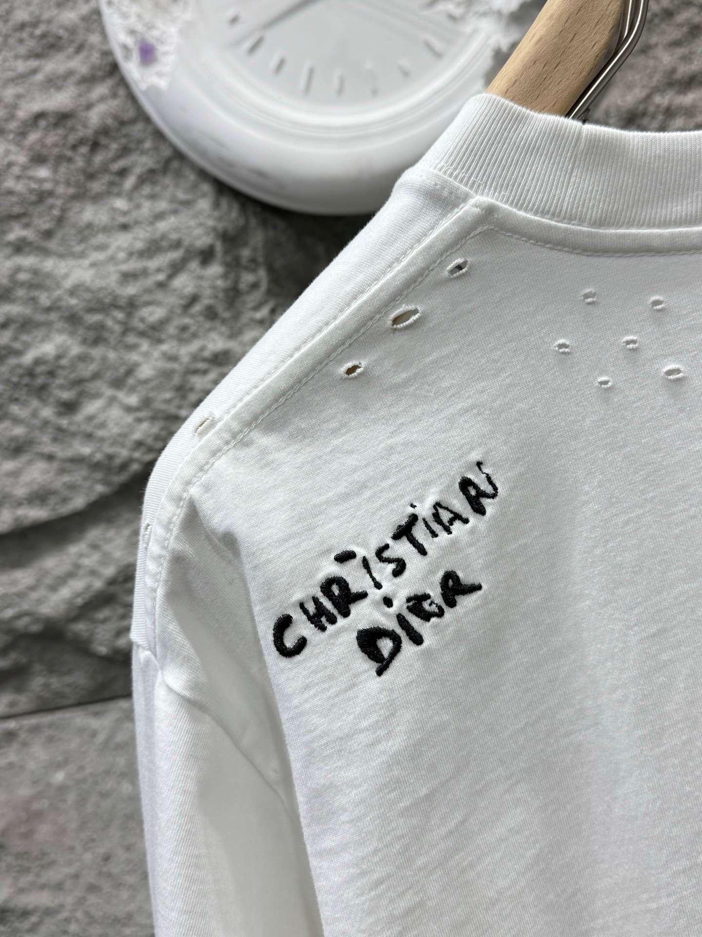 디올(DIOR) 카툰 디스트로이드 반팔 티셔츠 상의 의류