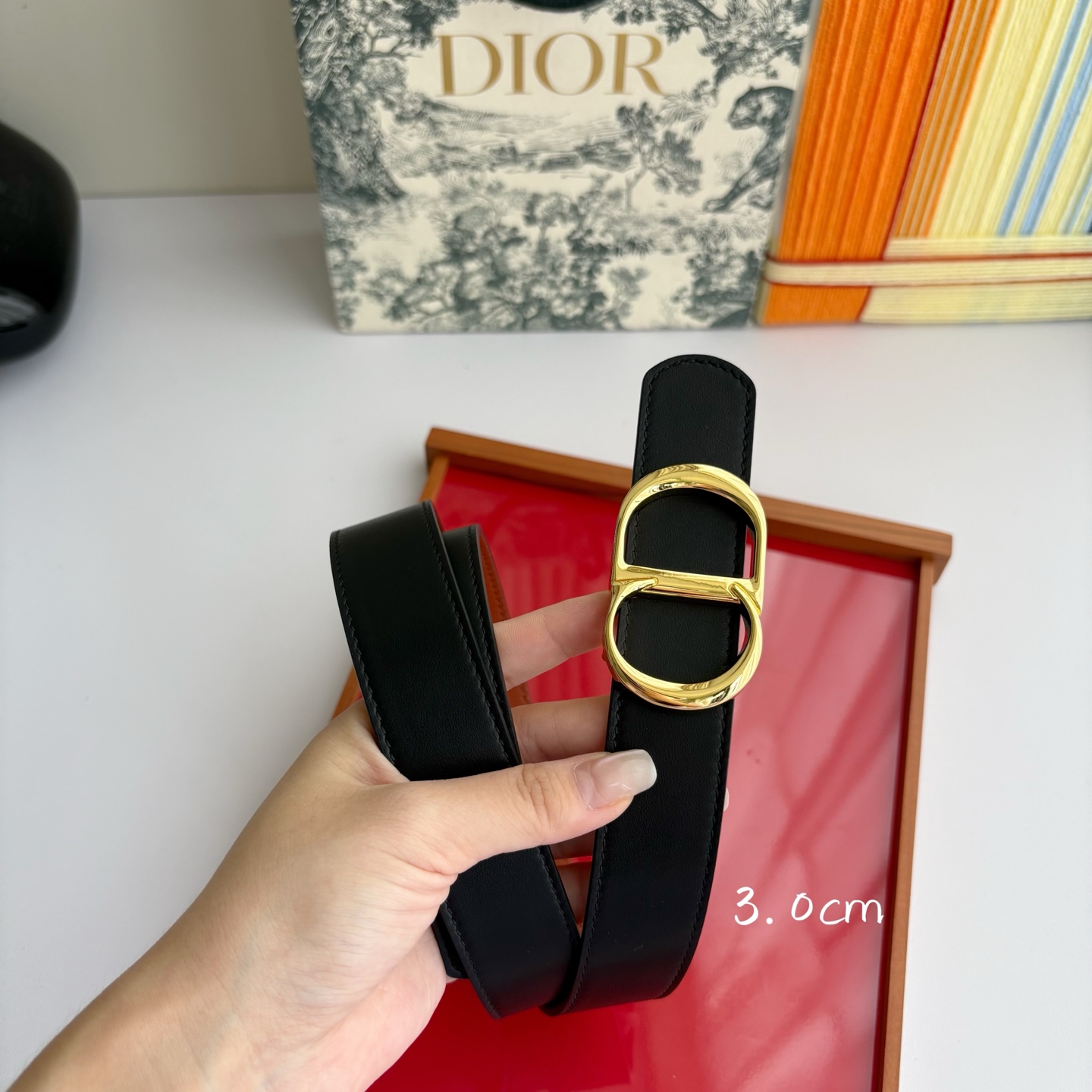 디올(DIOR) 리버서블 카프스킨 메탈 버클 벨트