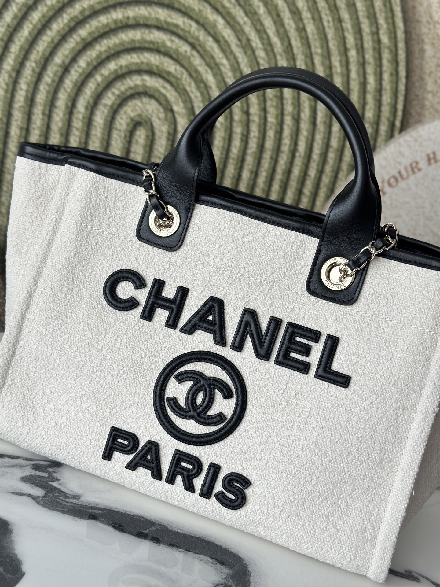 [Chanel] 샤넬 뉴 시즌 투인원 캔버스 쇼퍼 백 미디움 가방