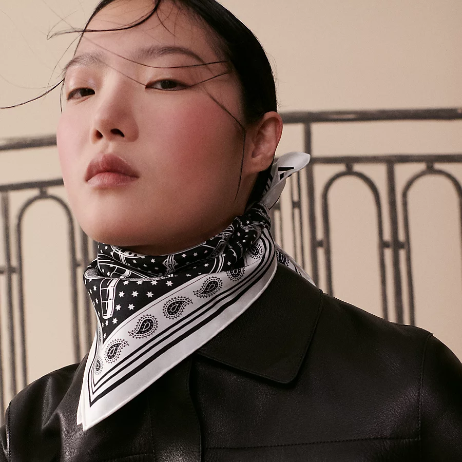 에르메스(HERMES) 골드 스퍼 실크 목도리 스카프