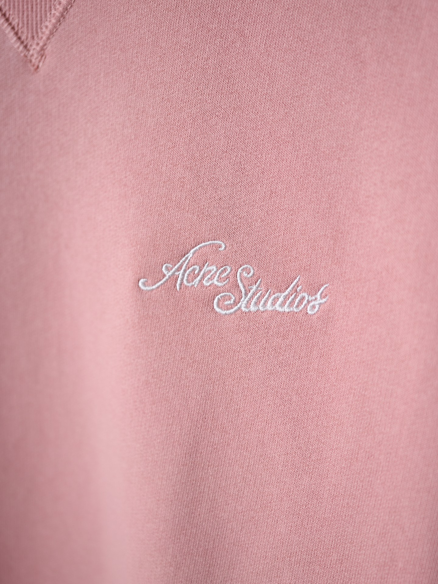아크네(Acne studios) 로고 자수 맨투맨 상의 의류