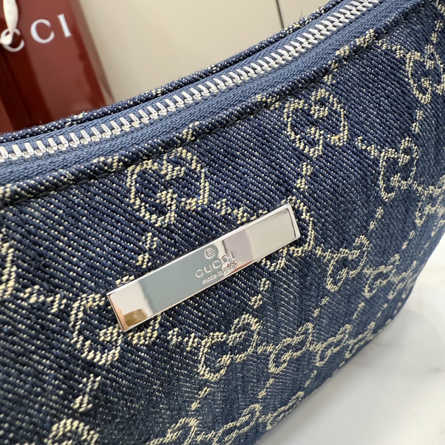 [Gucci] 구찌 (Generation) 워시드 GG 데님 호보백 가방