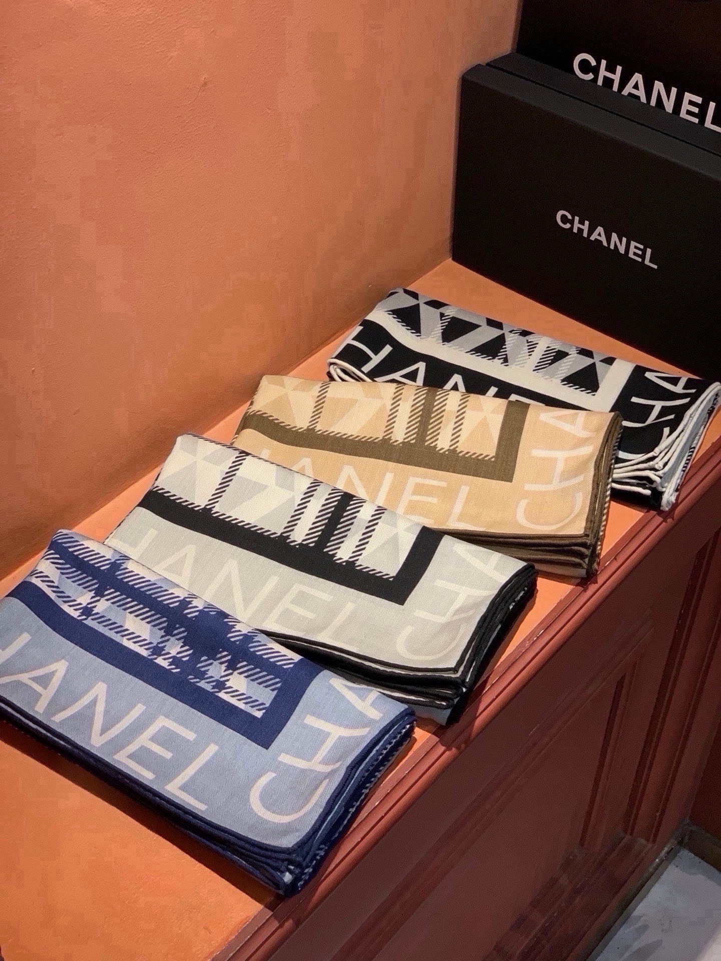 샤넬(CHANEL) 더블페이스 캐시미어 실크 숄 목도리 스카프