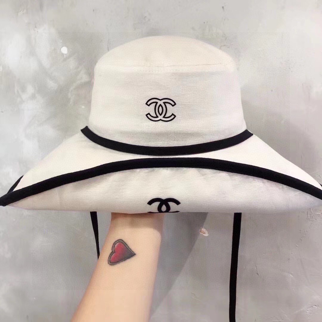 샤넬(CHANEL) 와이드 브림 버킷햇 모자