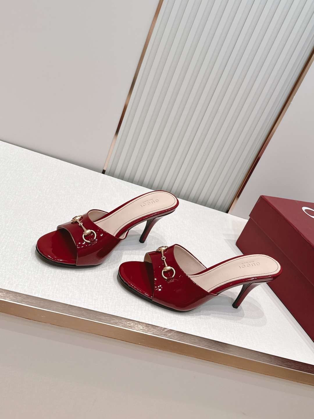 구찌(GUCCI) 홀스빗 모노그램 뮬 힐 신발