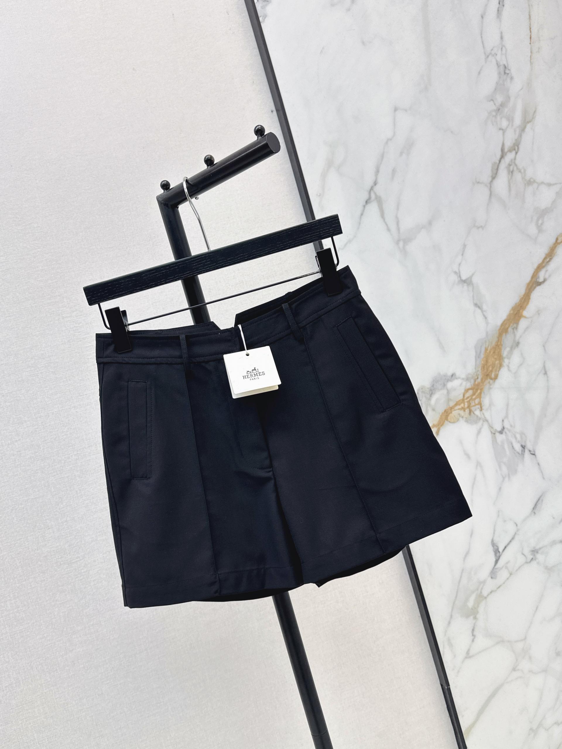 [Hermes] 에르메스 26SS 텍스처드 클래식 숏팬츠 반바지 의류