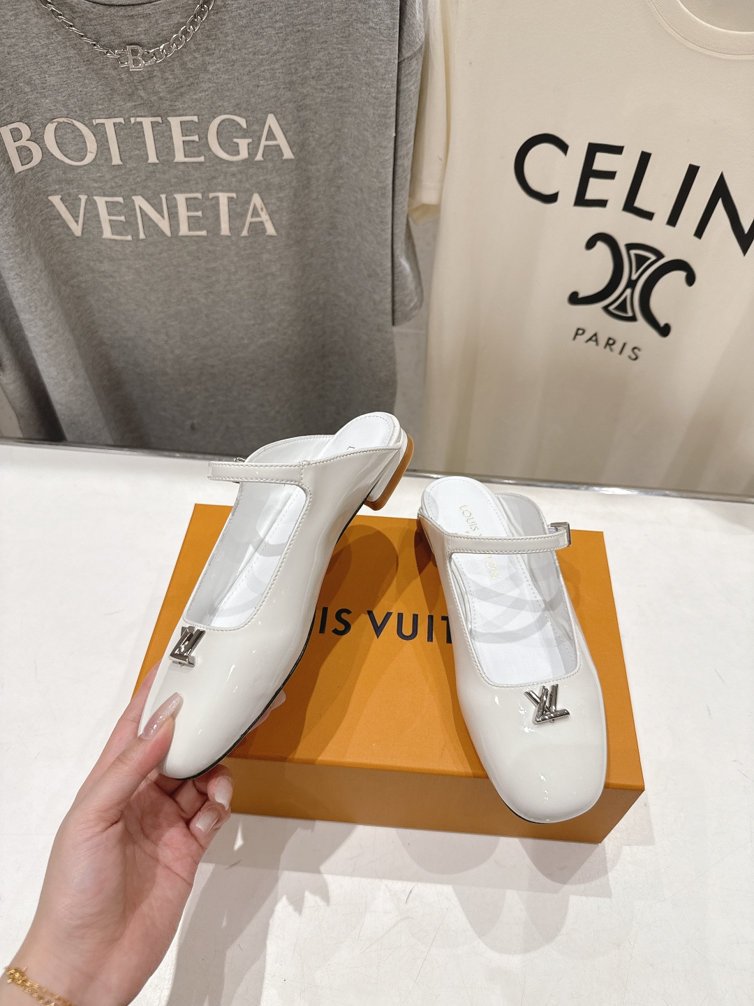 루이비통(LV) 메리제인 플랫 슬리퍼 신발