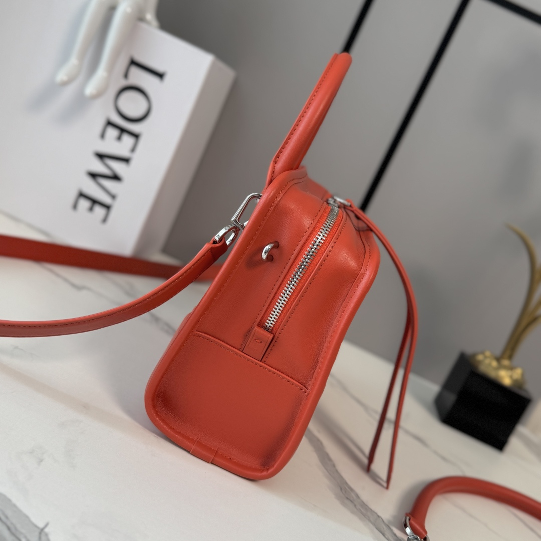[Loewe] 로에베 Amazona 아마조나 180 소프트 카프스킨 스몰 백 가방