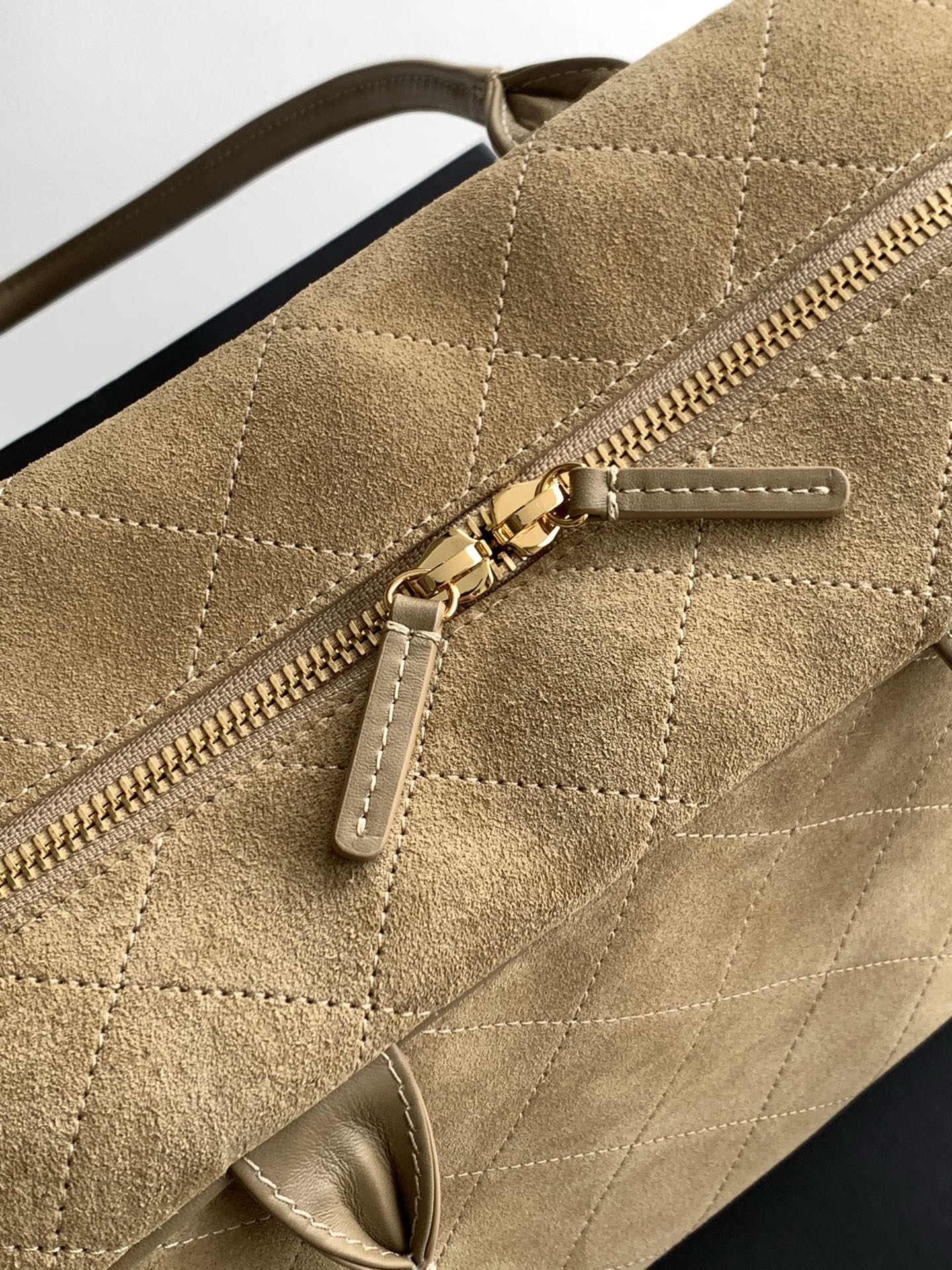 [Chanel] 샤넬 26SS 스웨이드 볼링백 (AS6211) 가방