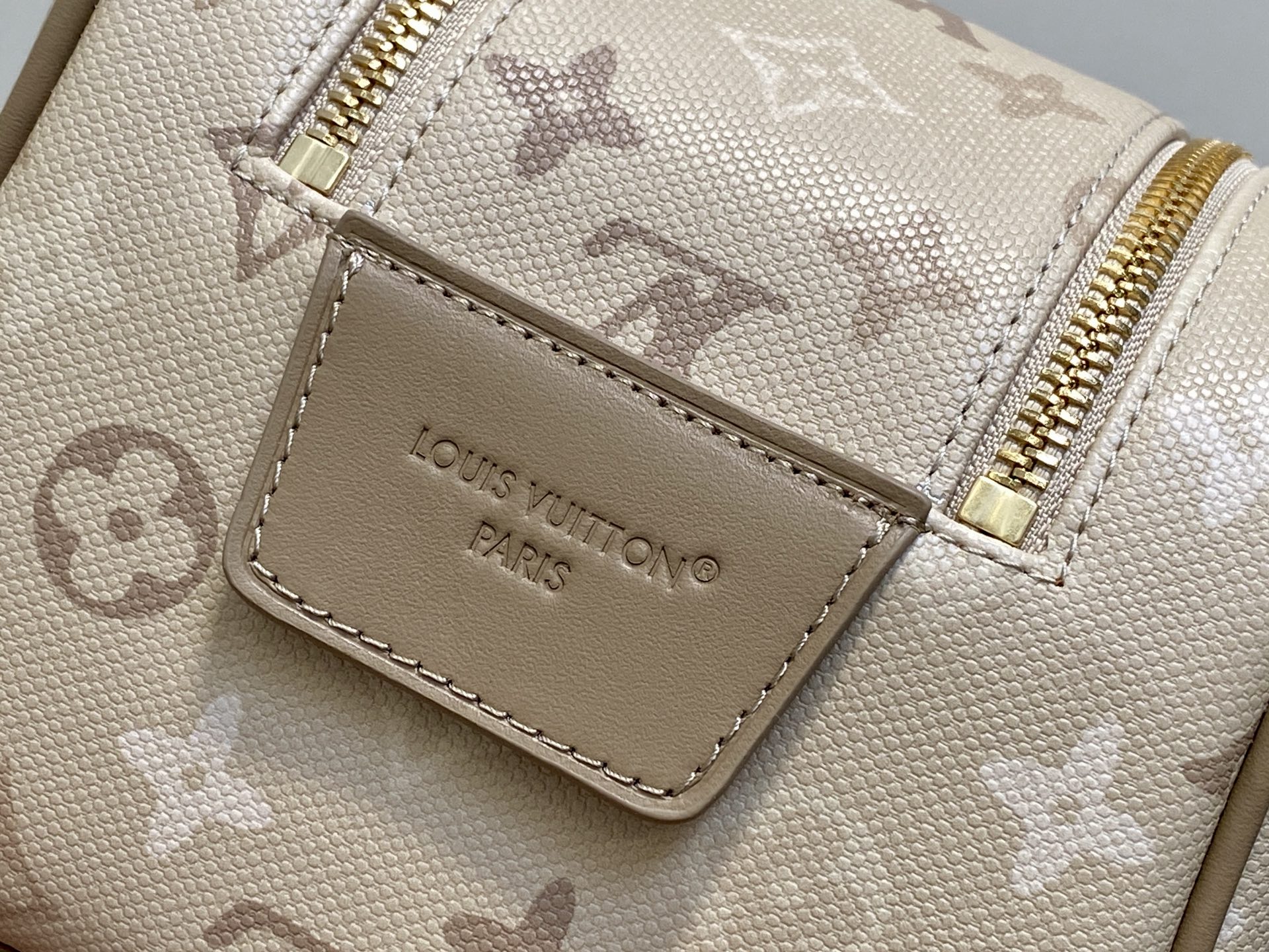 [Louis Vuitton] LV 루이비통 모노그램 플러스 돕 키트 트래블 파우치 백 가방